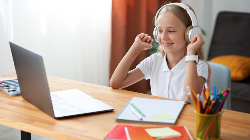Écouter de la musique en étudiant : Astuces et bienfaits dévoilés